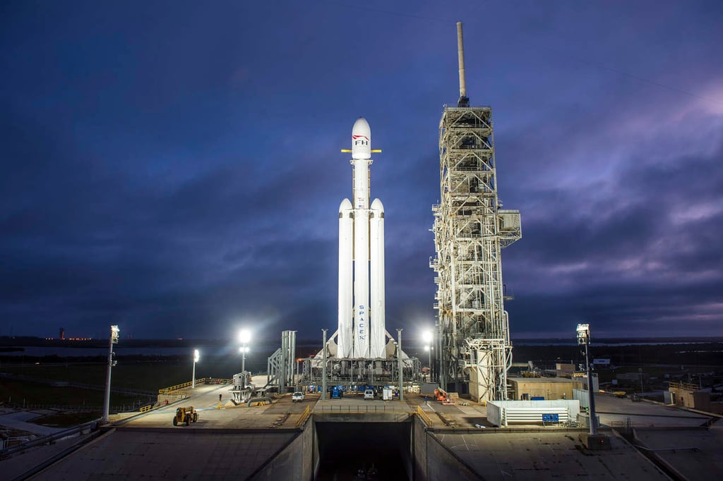 Alista SpaceX lanzamiento del cohete más poderoso