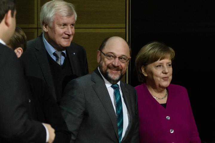 Alargan negociación sobre gobierno alemán
