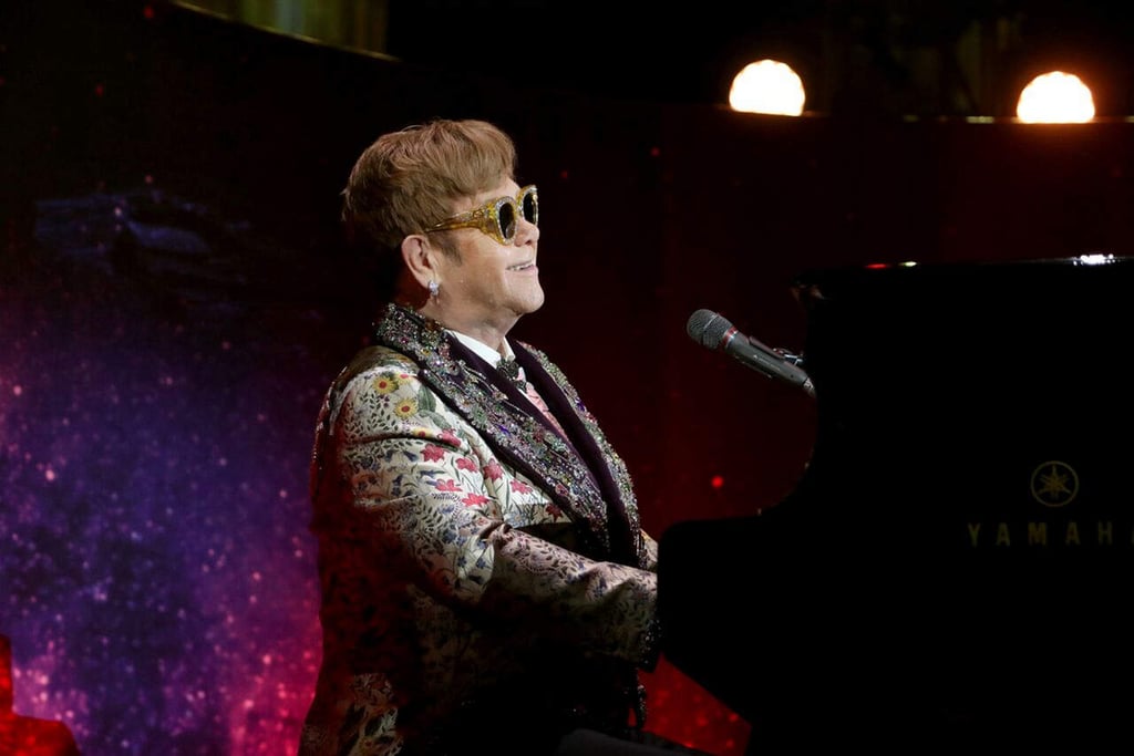 Elton John agrega 12 conciertos a su gira de despedida