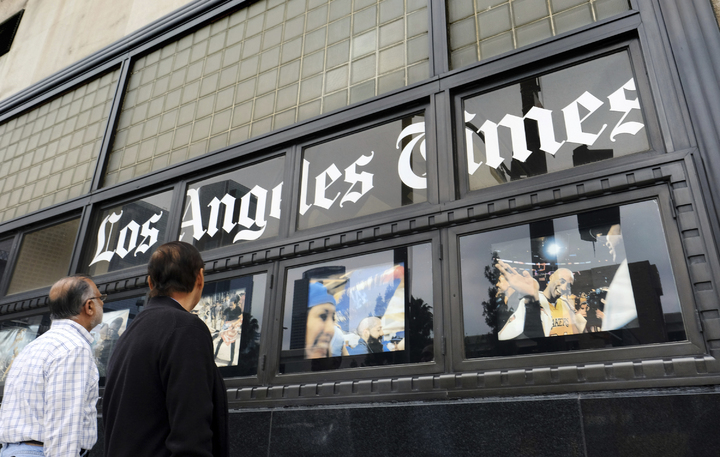 Inmigrante compra los Angeles Times