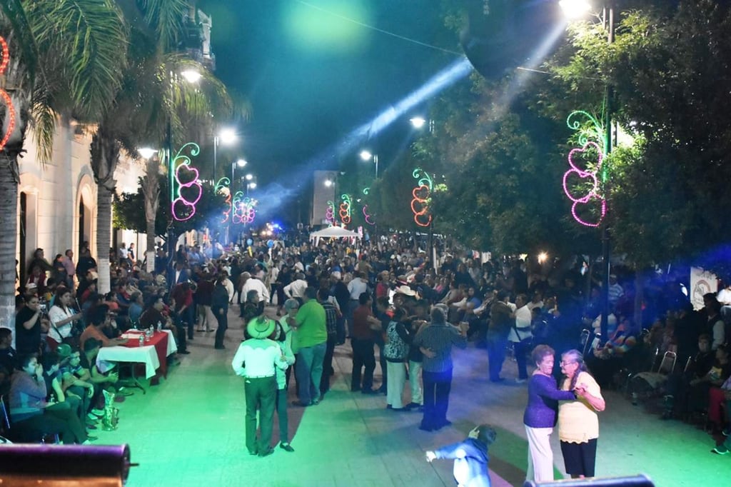 Celebran en Lerdo festival por Día del Amor y la Amistad