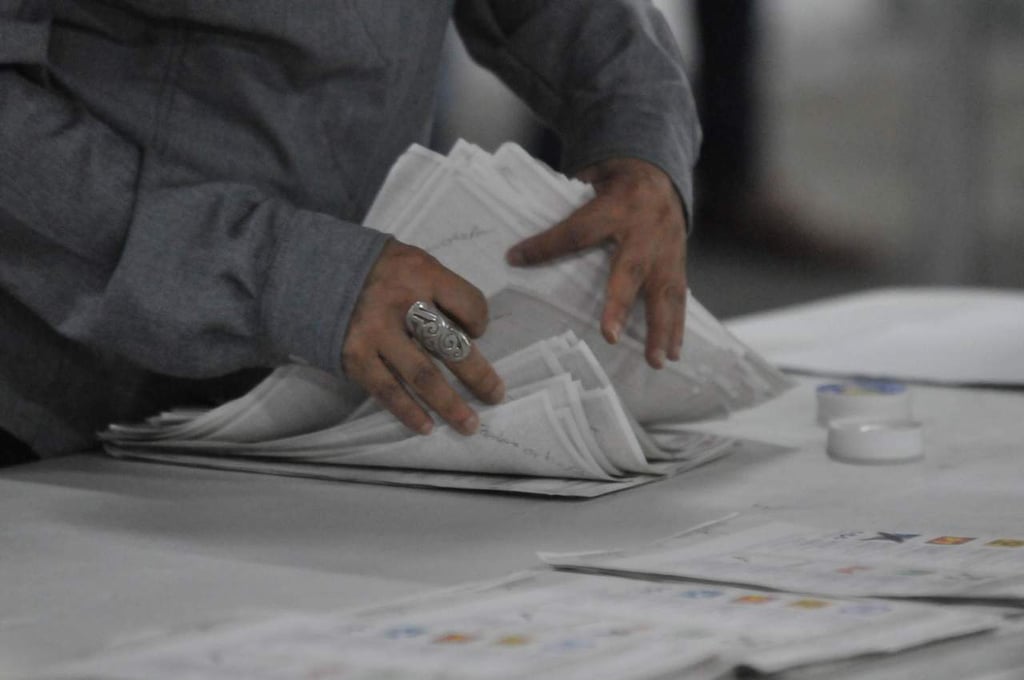 Inicia INE impresión de 279 millones de boletas para elecciones