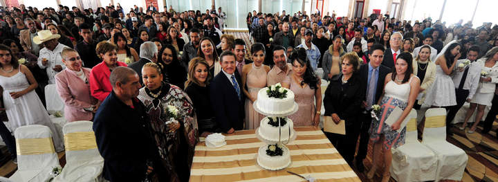 Mil 200 matrimonios en 'Boda para Todos'