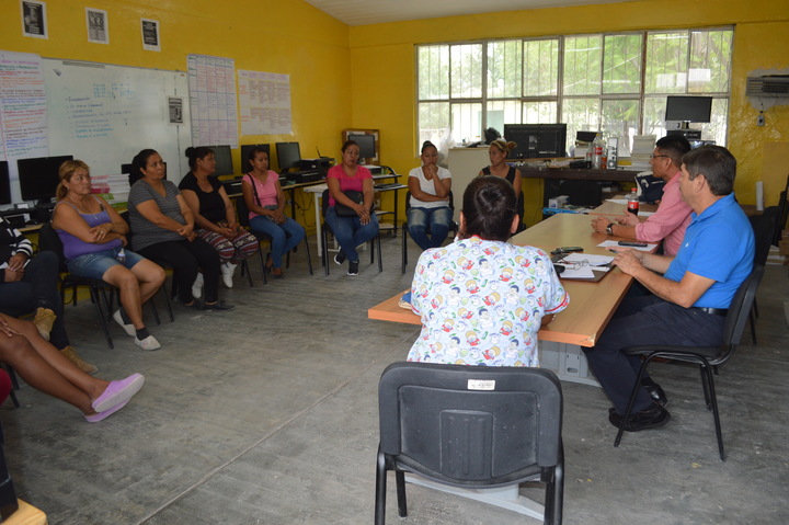 Esperan mejor futuro para las telesecundarias