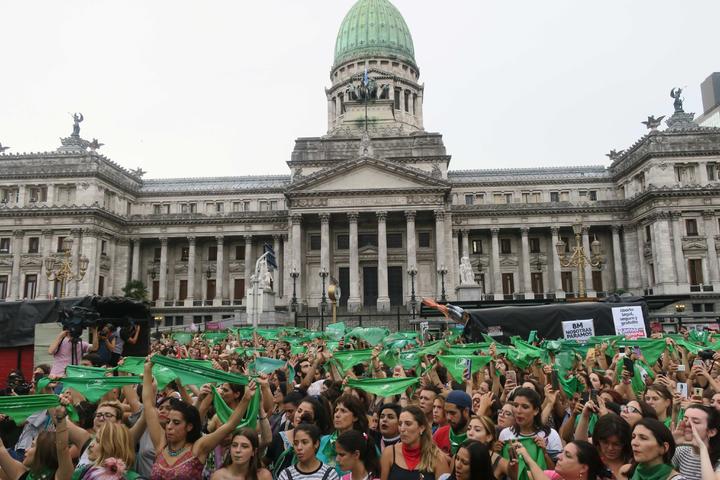 Miles exigen legalizar el aborto en Argentina
