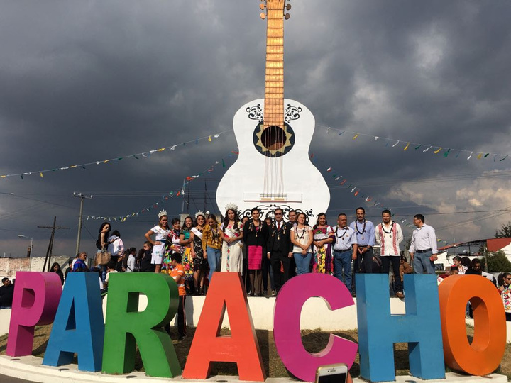 Rinden homenaje a creador de la guitarra de 'Coco'