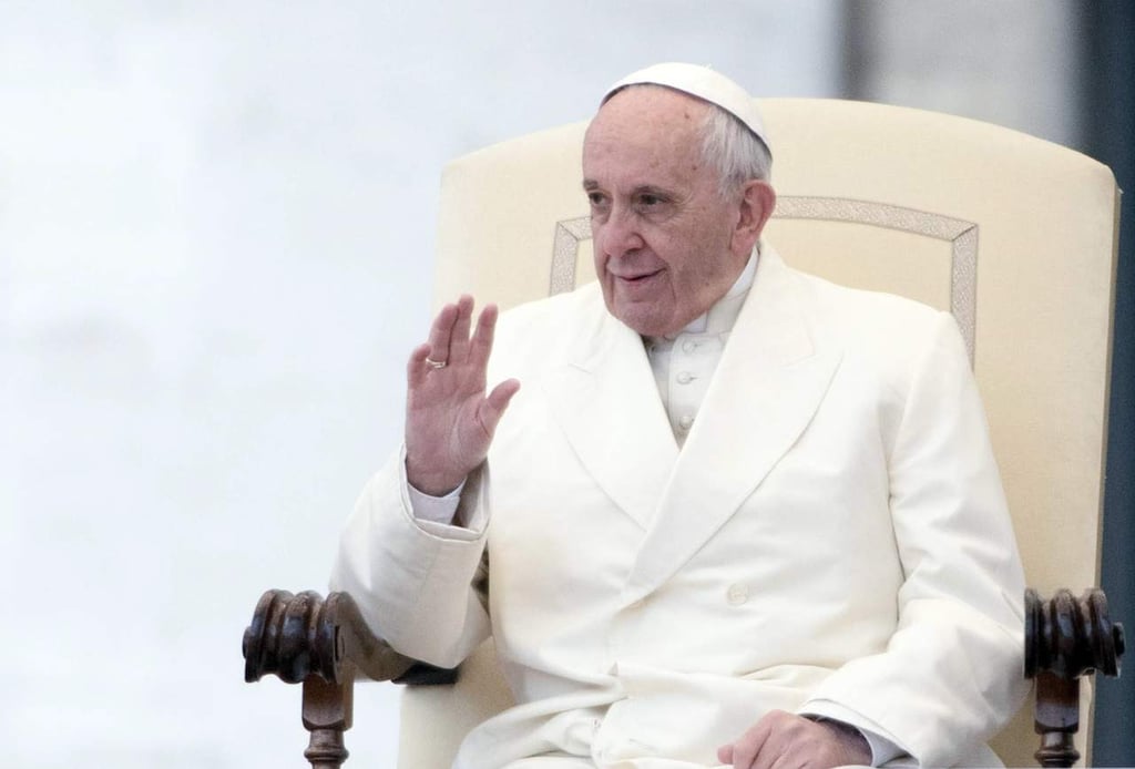 Advierte Papa de la obsesión de los jóvenes por recibir muchos 'me gusta'