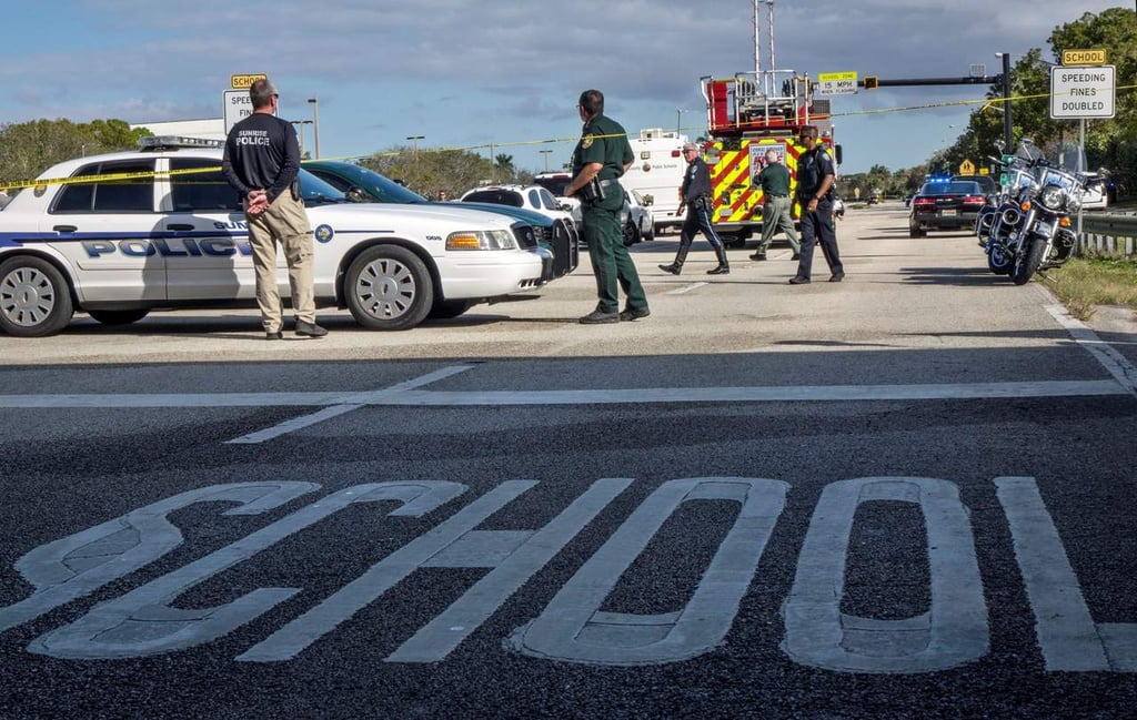 Policía niega cobardía durante ataque en escuela de Florida