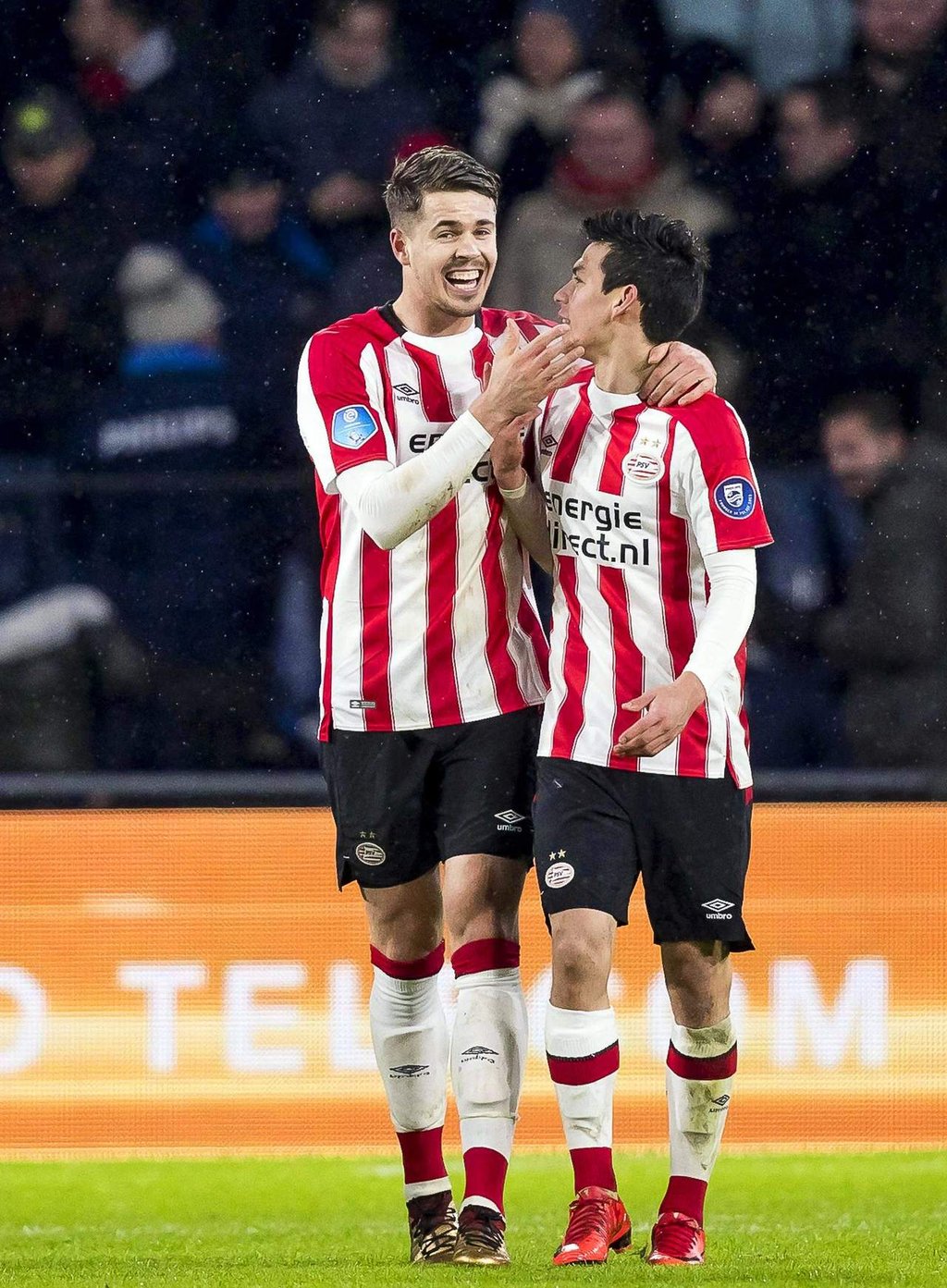 Sin Lozano, PSV buscará conservar el liderato