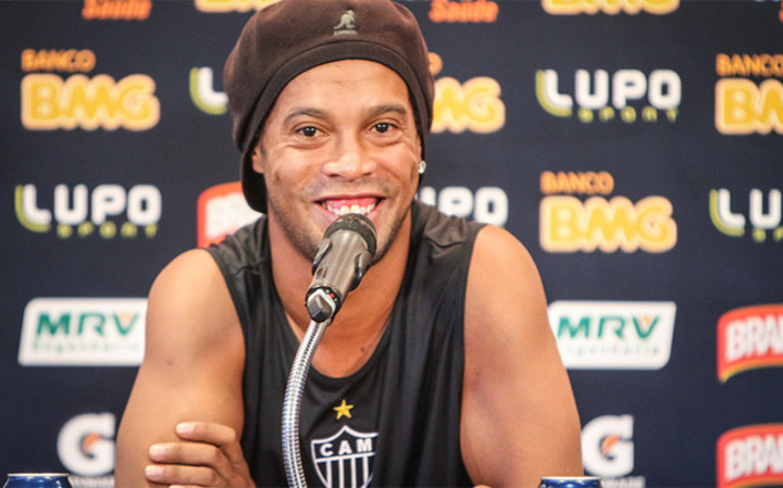 Ronaldinho sí juega en Durango
