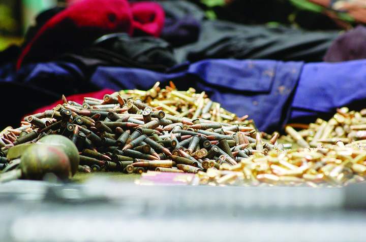 'Tumbaron' decenas de armas a delincuentes