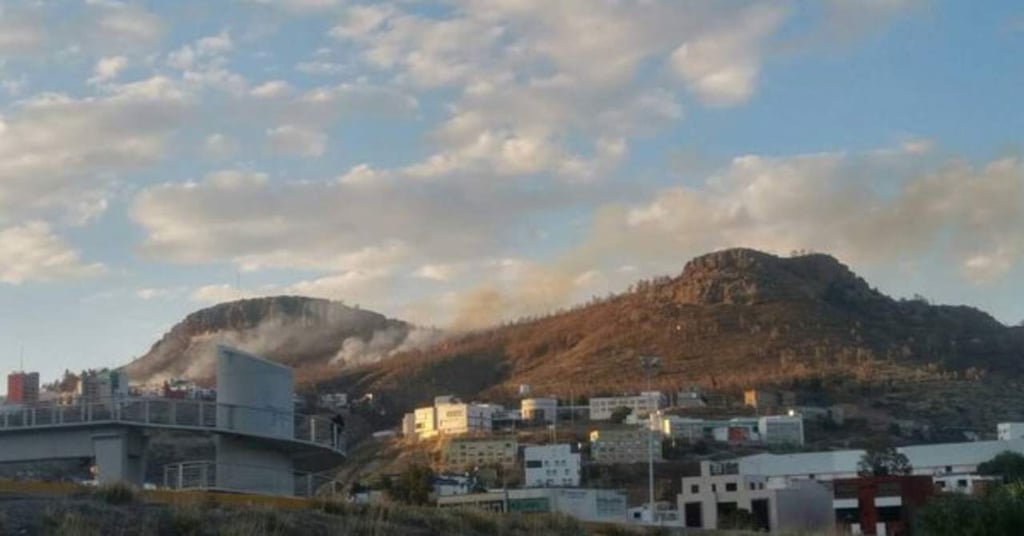 Afectan incendios al cerro de La Bufa en Zacatecas
