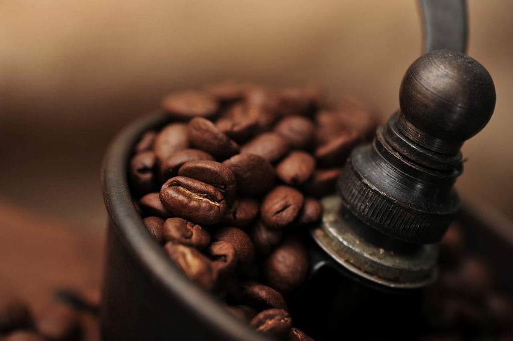 Café en exceso puede provocar ansiedad, irritabilidad y estrés
