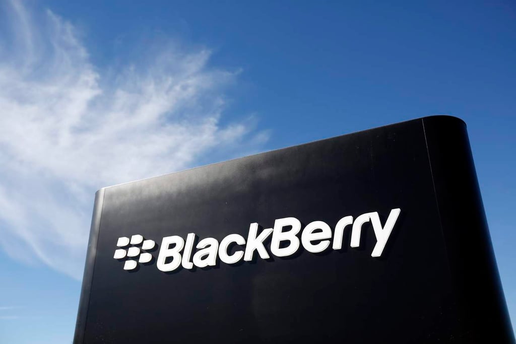 Demanda Blackberry a Facebook por violación de patente