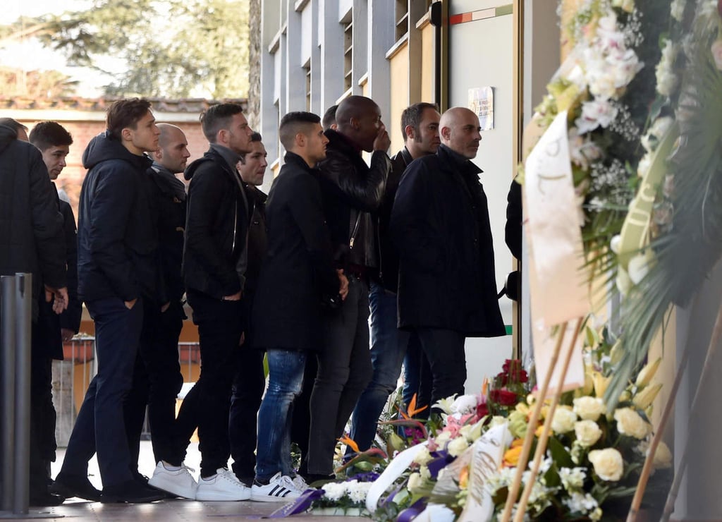 Equipo y excompañeros de Astori acuden a su funeral