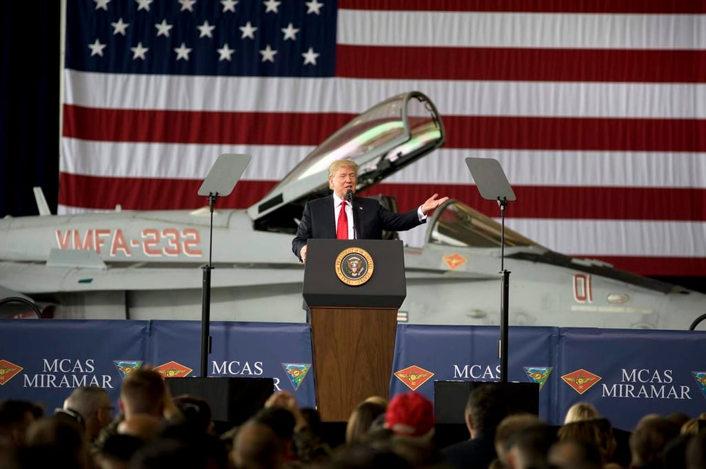 Busca Trump crear cuerpo militar destinado a operaciones en el espacio