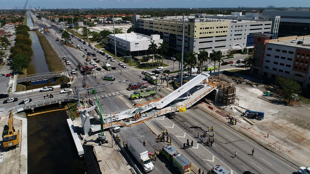 Al menos 4 muertos por colapso de puente en Florida
