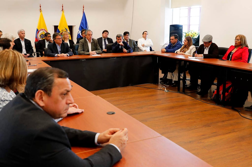 Colombia y ELN acuerdan seguir negociando hasta el 18 de mayo