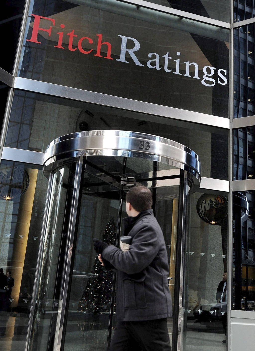 Empresas cuentan con liquidez: Fitch