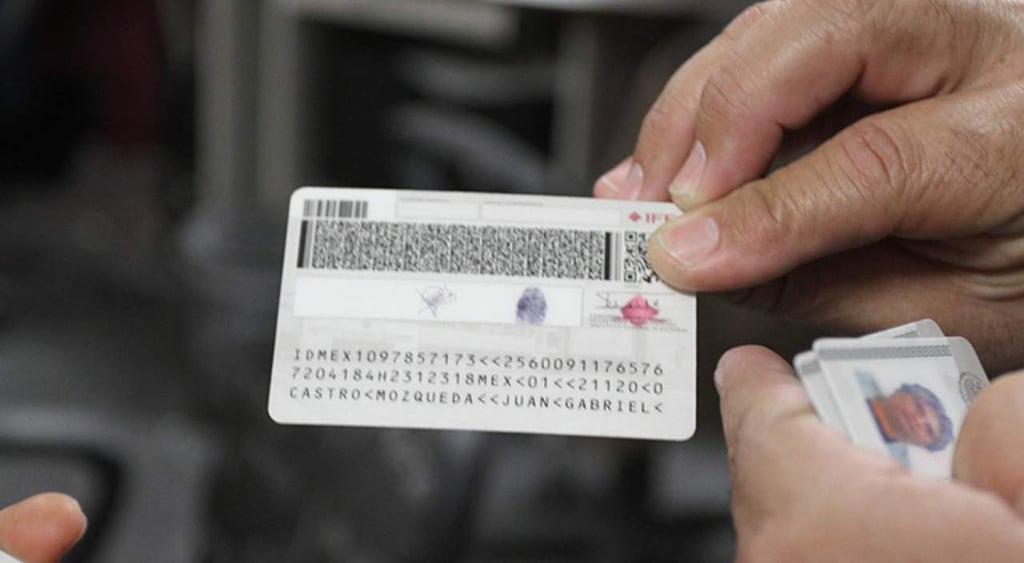 Mexicanos en el extranjero, con dos semanas para tramitar credencial del INE
