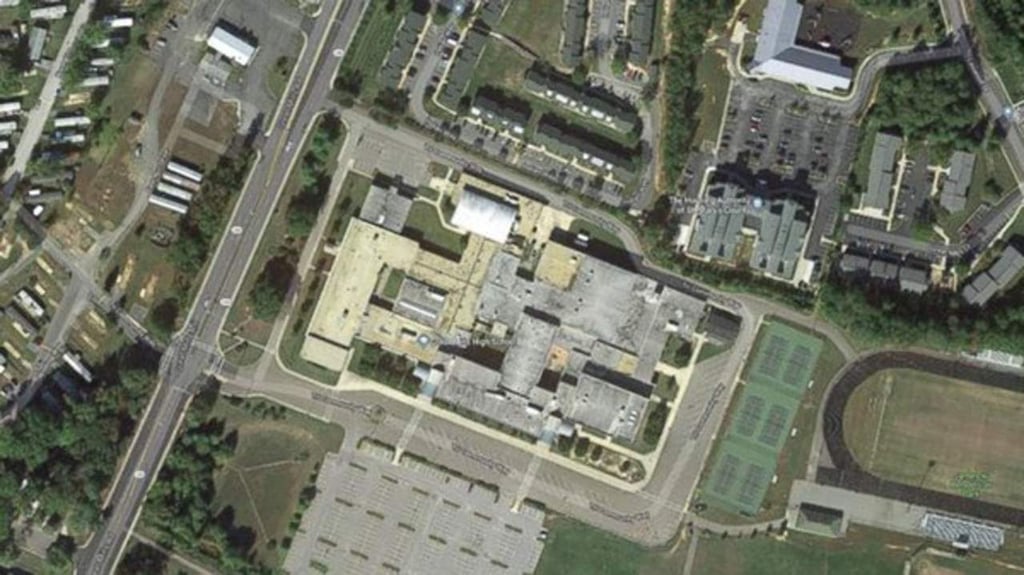 Reportan tiroteo en escuela de Maryland