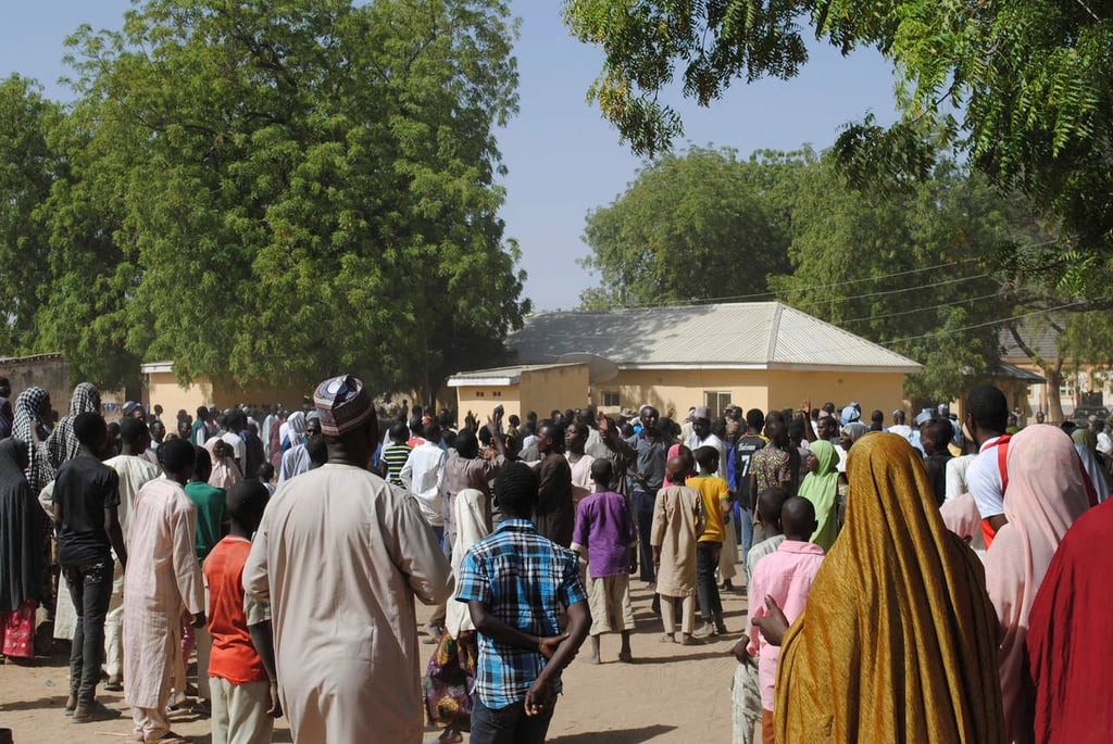 Confirman liberación de 76 niñas raptadas por Boko Haram
