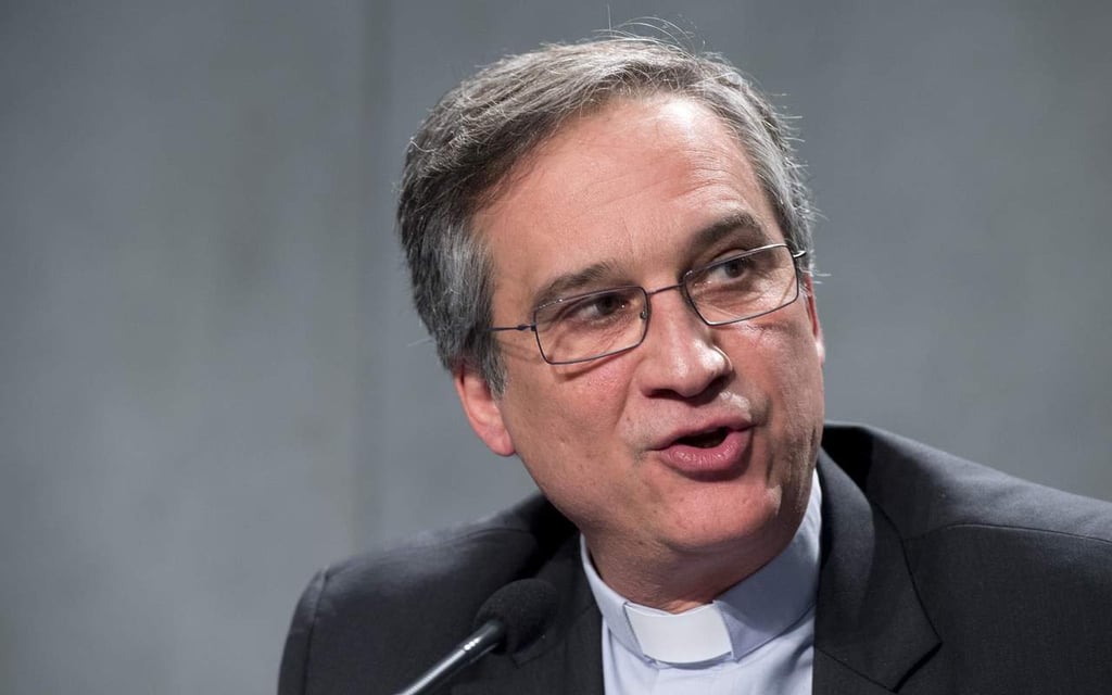 Dimite director de comunicación del Vaticano por carta manipulada