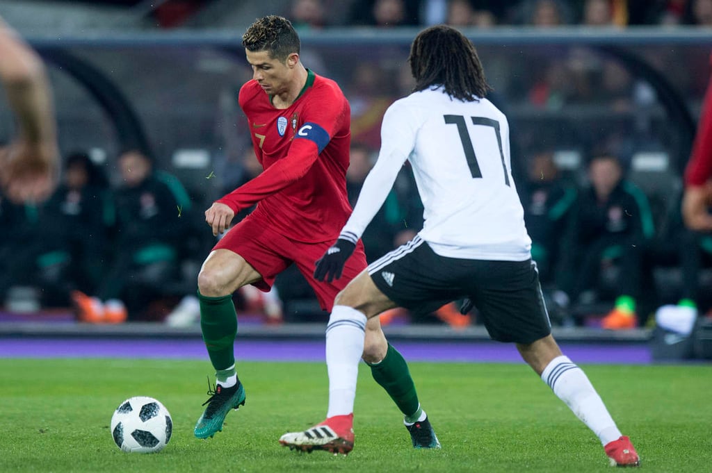 Cristiano arrasa en el descuento y Portugal vence a Egipto