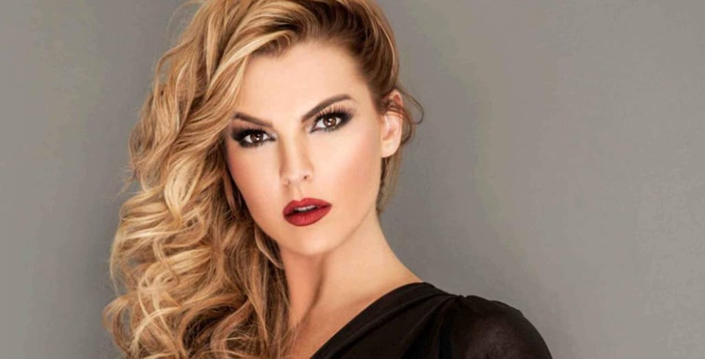 Comparte Marjorie de Sousa foto en traje de baño