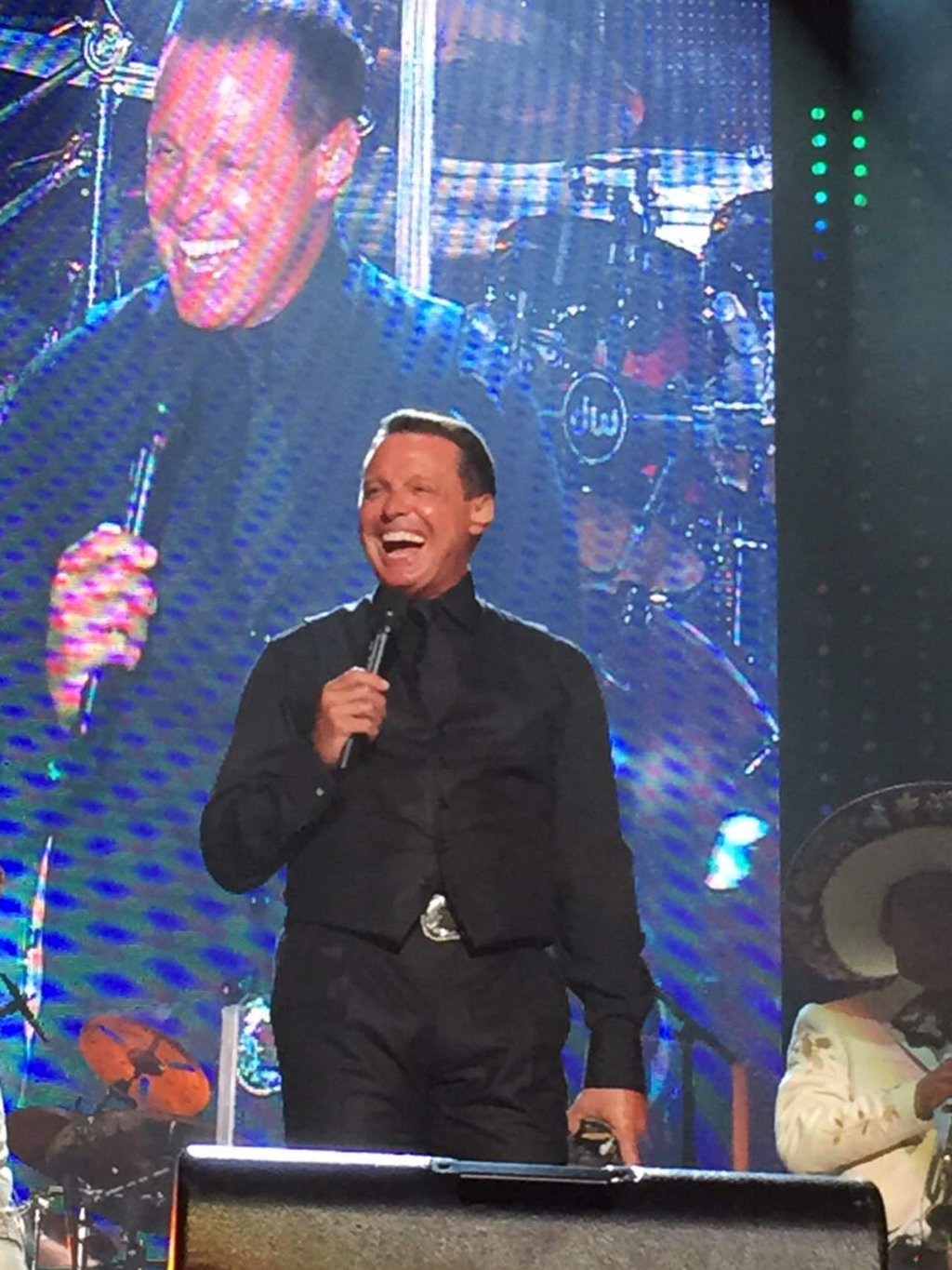 Imitador de 'LuisMi' dice haberlo reemplazado en shows