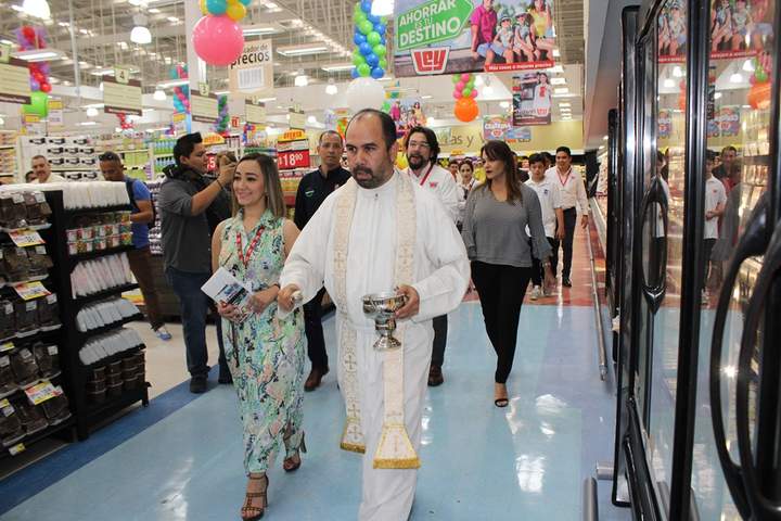 Inaugura Casa Ley dos tiendas en Culiacán