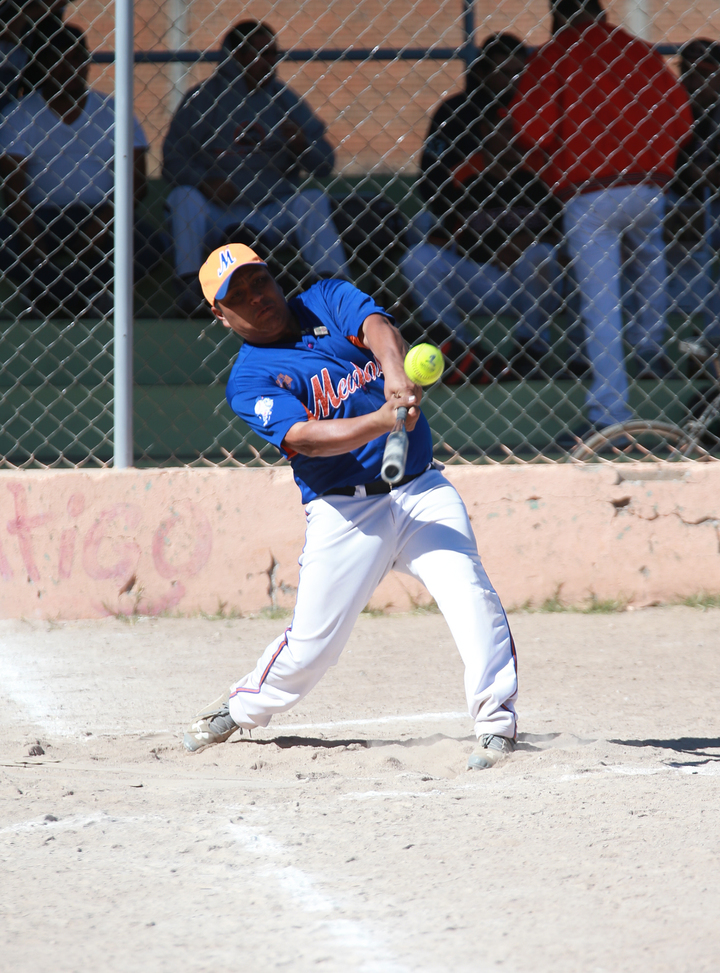 CNTE-APPE aplica examen a la Clínica Solís Muguiro
