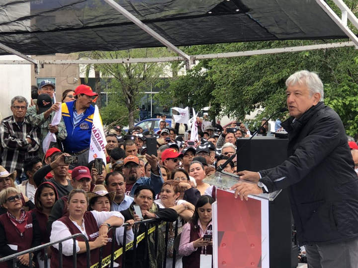 López Obrador avala reunión de obispo con narco