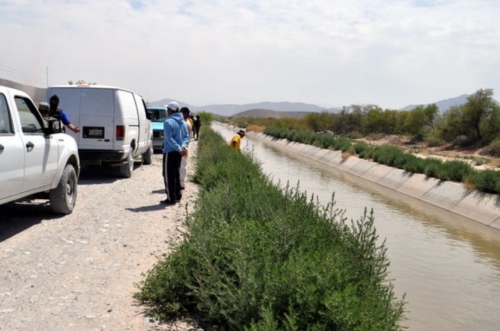 Hallan a tres en canales de riego