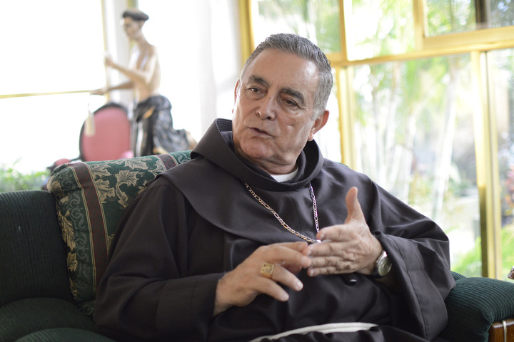 Defiende CCM a obispo de Oaxaca