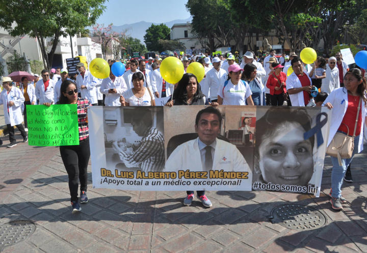 Sale libre médico acusado por muerte de menor en Oaxaca