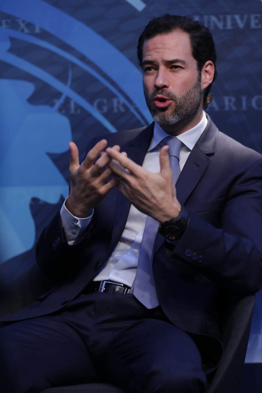 Emiliano Salinas renuncia a empresa vinculada a secta sexual