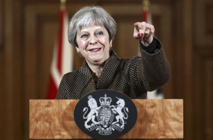 Theresa May defiende ataque conjunto en Siria