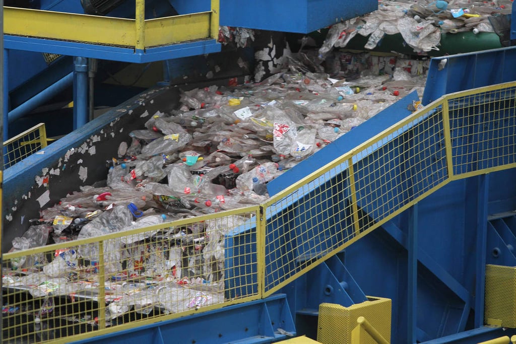 Más de 100 toneladas de tapones de plástico para la investigación médica