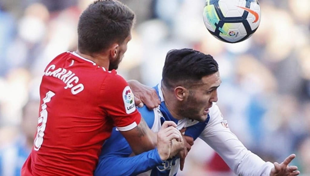 Con Layún como titular, Sevilla empata sin goles con La Coruña