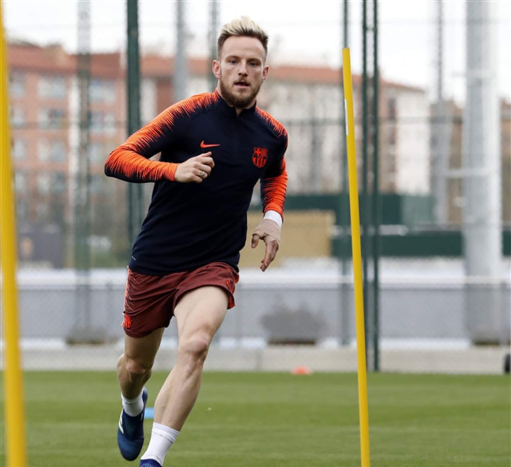 Rakitic se reincorpora al Barça tras alta médica