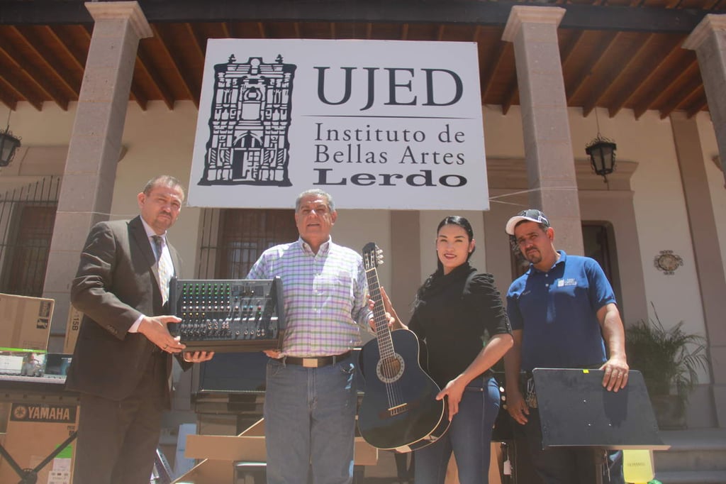 Recibe equipo el Instituto de Bellas Artes de la UJED en Lerdo