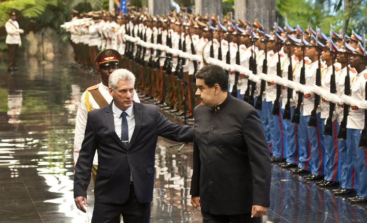 Díaz-Canel recibe a Nicolás Maduro