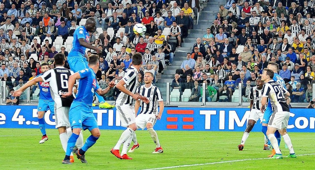 Napoli supera a Juventus y pone al rojo vivo la Serie A