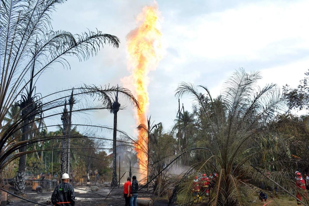 Incendio en pozo petrolífero deja 18 muertos en Indonesia