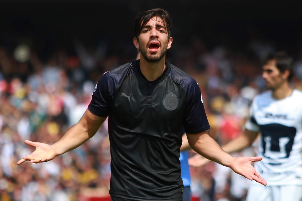 Rodolfo Pizarro es multado por la directiva de Chivas