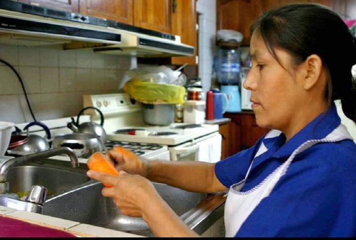 Piden garantizar condiciones de trabajadoras domésticas