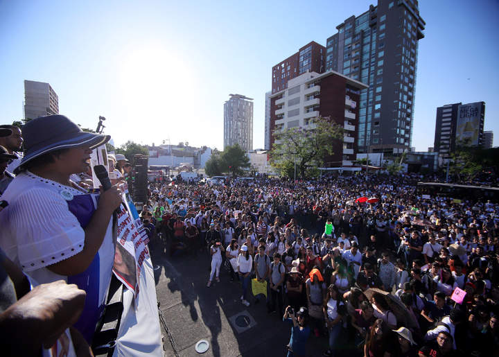 Gobierno quiere dar carpetazo: familias