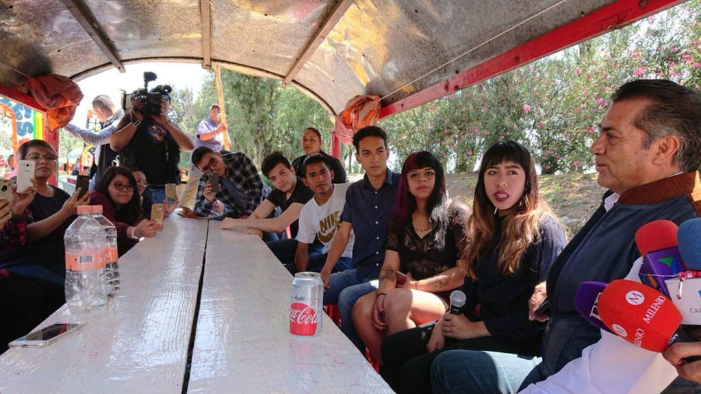 'El Bronco' se reúne con jóvenes en Xochimilco