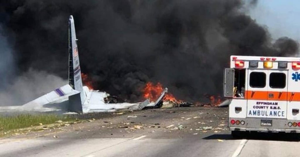 Avión militar se estrella en Georgia cerca de aeropuerto